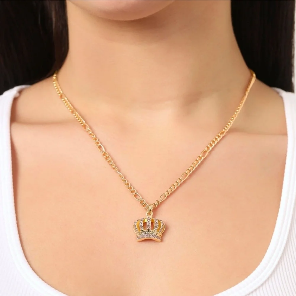 ▪️Juicy Couture▪️Crown Pendant & Stud Pink Crystal Embellushed Earring Set